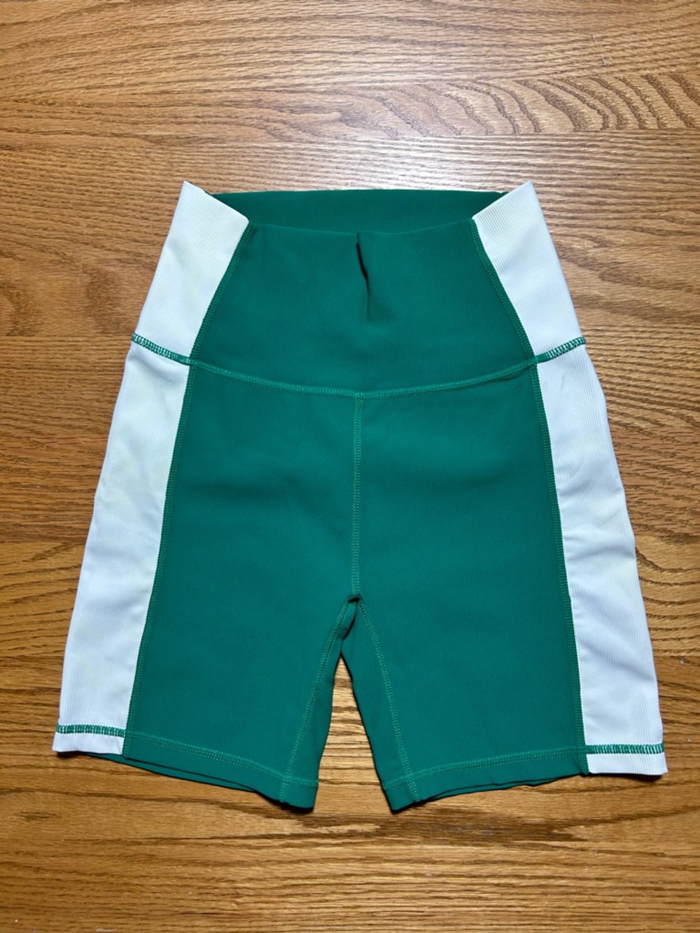 Women’s Wilo The Label Green and White Bike Shorts Size XS